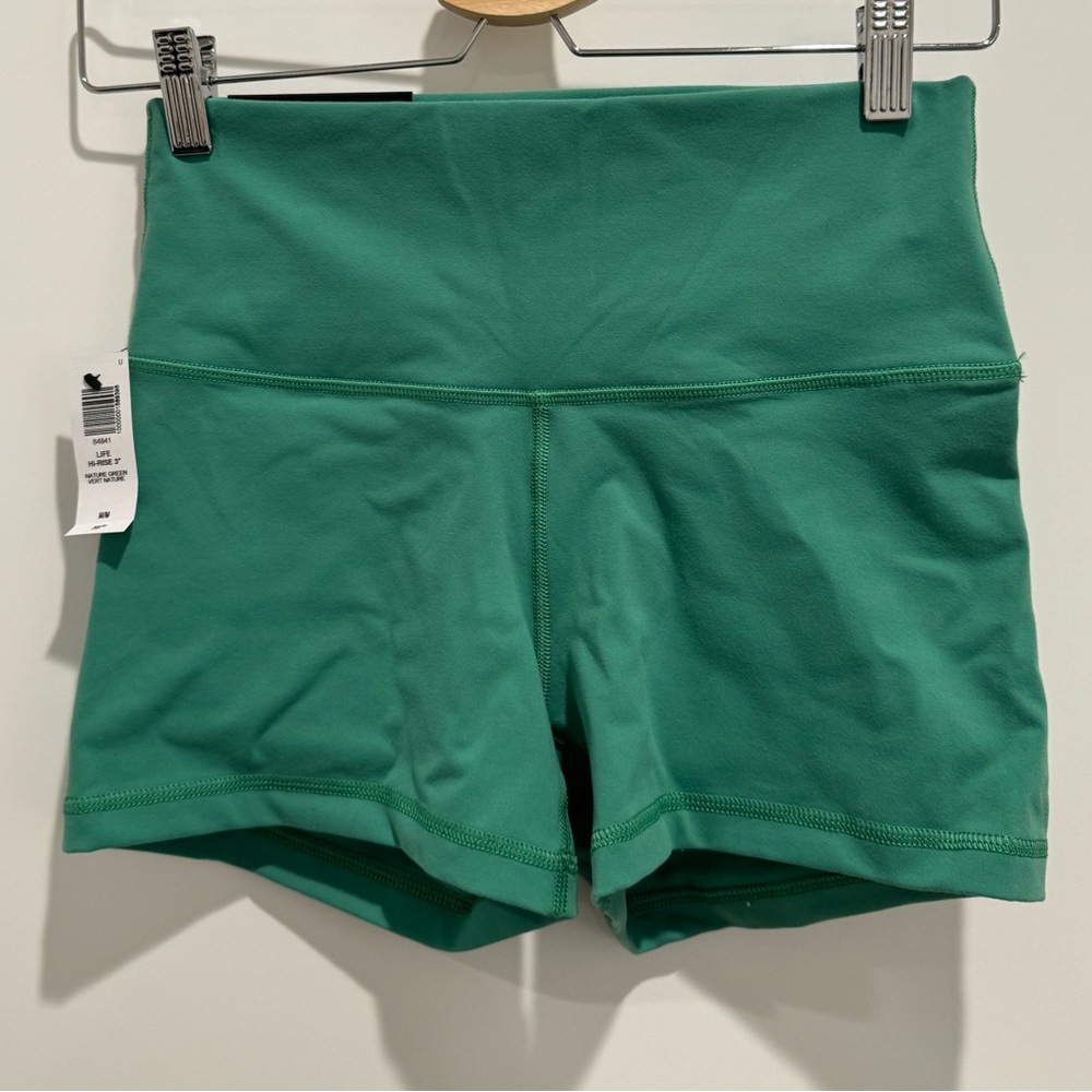 Aritzia TnaLIFE Atmosphere Hi-Rise 3" Short